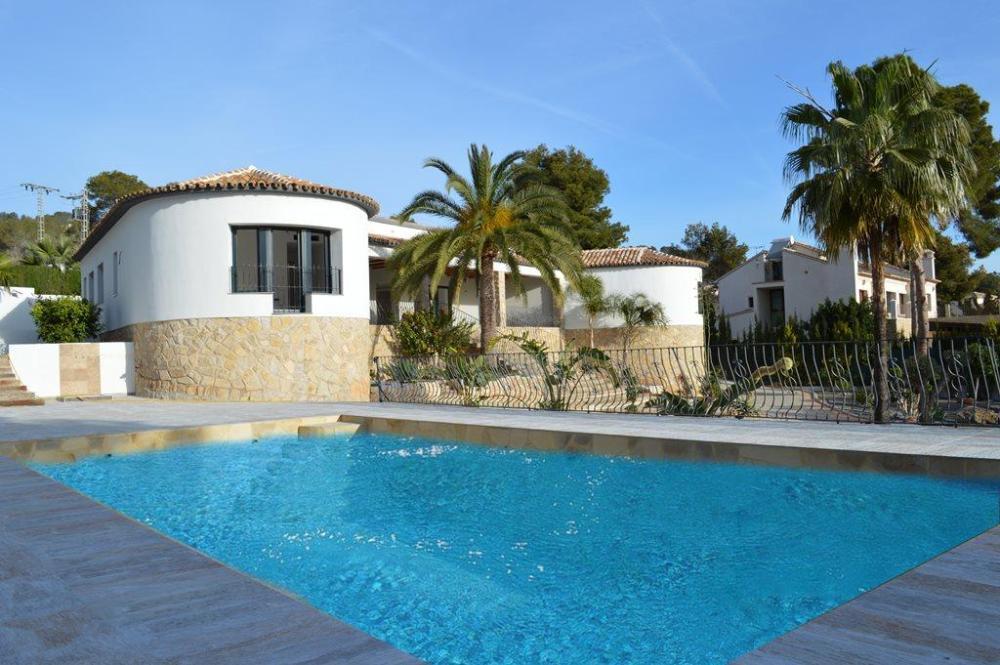 spektakulaere-villa-mit-privatem-pool-garage-und-meerblick-in-benissa-spanien