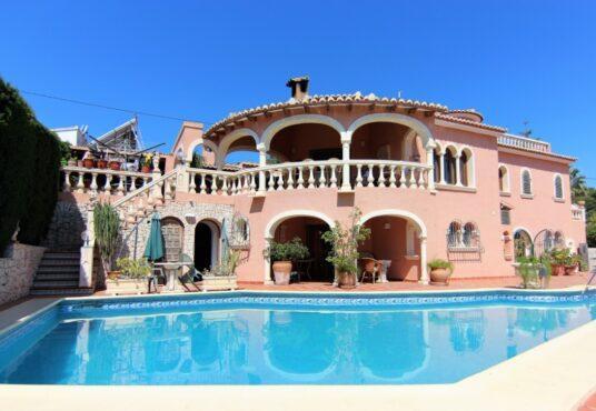 sehr-grosse-villa-mit-gaestewohnung-pool-und-meerblick-in-benissa-costa-spanien