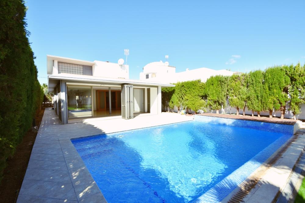 modernes-haus-in-meeresnaehe-in-sa-rapita