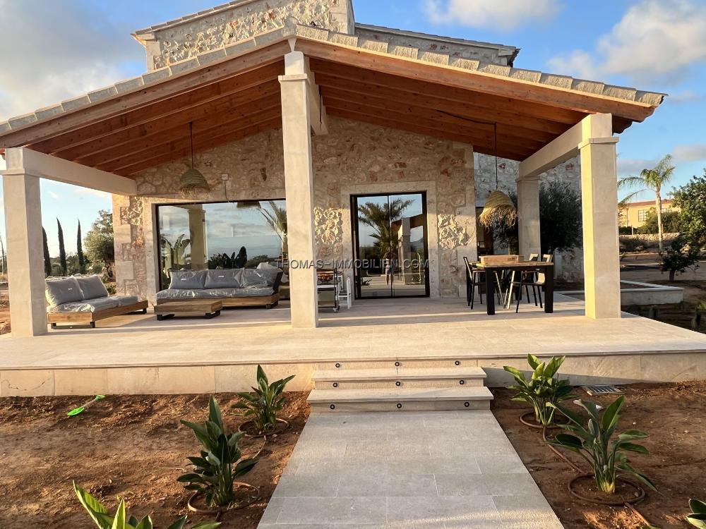 herrliche-finca-mit-pool-in-der-wunderschoenen-gegend-von-santanyi-auf-mallorca
