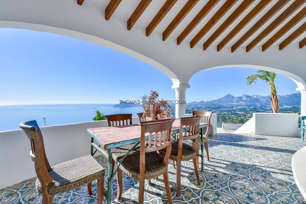 fantastische-zweistoeckige-villa-mit-atemberaubenden-blick-auf-das-meer-in-altea-an-der-costa-blanca