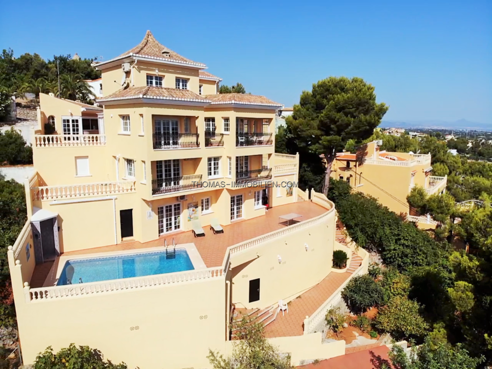 schoene-villa-im-mediterranen-stil-mit-panoramablick-auf-das-meer-in-denia-an-der-costa-blanca