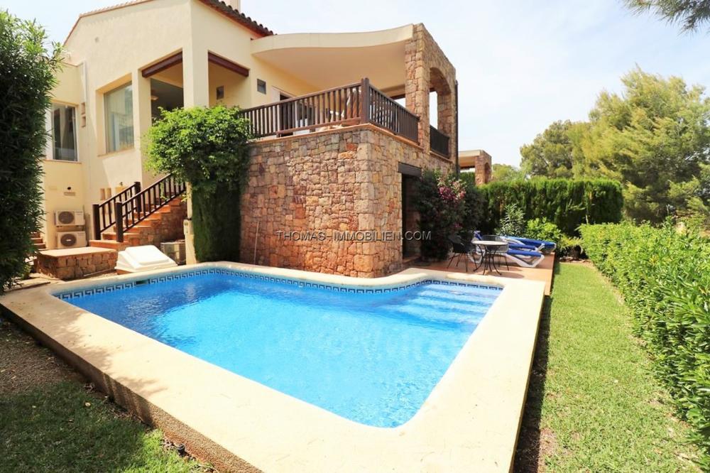 gemuetliche-zweistoeckige-villa-mit-schwimmbad-auf-einem-sonnigen-grundstueck-in-denia-an-der-costa-blanca