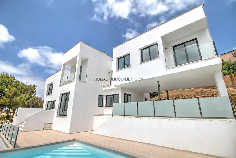 schoene-moderne-villa-mit-pool-nur-400-m-vom-strand-entfernt-in-costa-de-la-calma-auf-mallorca