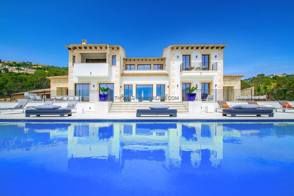 herrschaftliche-villa-mit-voller-privatsphaere-riesigen-pool-und-traumhafter-aussicht-in-andratx-auf-mallorca