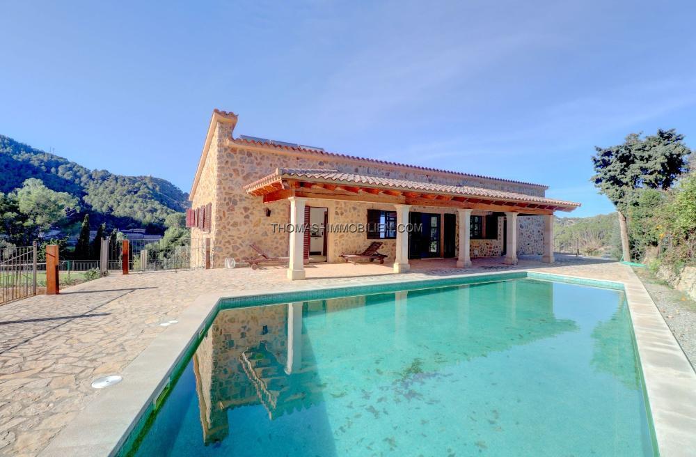 schoenes-steinchalet-im-finca-stil-mit-gaestehaus-und-meerblick-im-herzen-des-kleinen-dorfes-estellencs-auf-mallorca