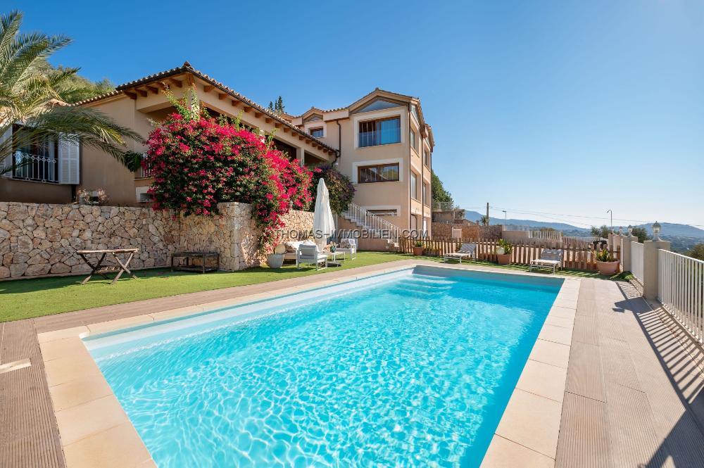 aussergewoehnliche-villa-mit-bezaubernden-pool-in-palma-auf-mallorca