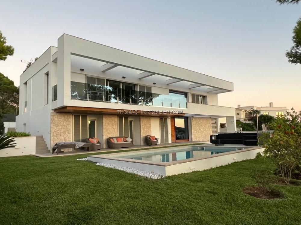 fantastische-schoene-moderne-neue-minimalistische-villa-mit-teilmeerblick-in-cala-vinyes-auf-mallorca