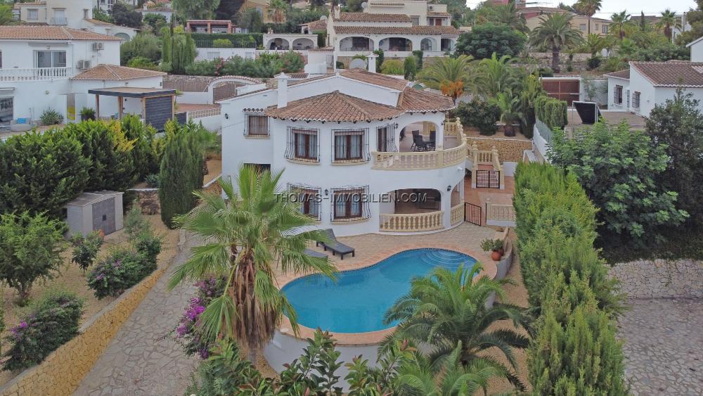 villa-im-mediterranen-stil-sowie-pool-in-moraira-an-der-costa-blanca