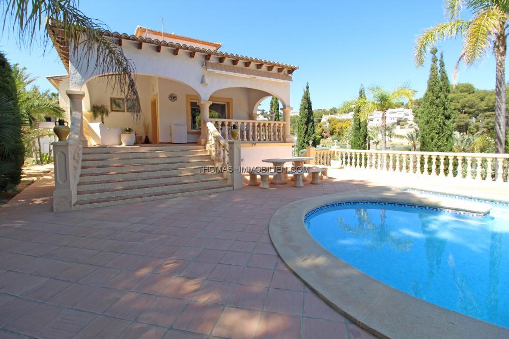 traditionelle-villa-mit-pool-in-moraira-an-der-costa-blanca