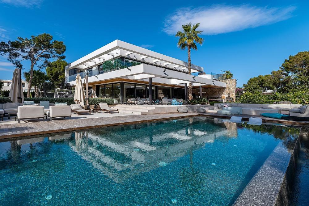 grosszuegige-luxus-villa-mit-pool-und-vielen-extras-in-calvia-auf-mallorca