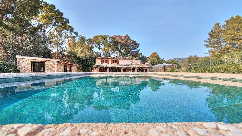 fantastiche-villa-im-im-finca-stil-mit-privatem-pool-in-calvia-auf-mallorca