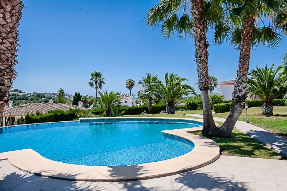 geschmackvolle-villa-mit-pool-meerblick-und-schoenem-garten-in-moraira-an-der-costa-blanca