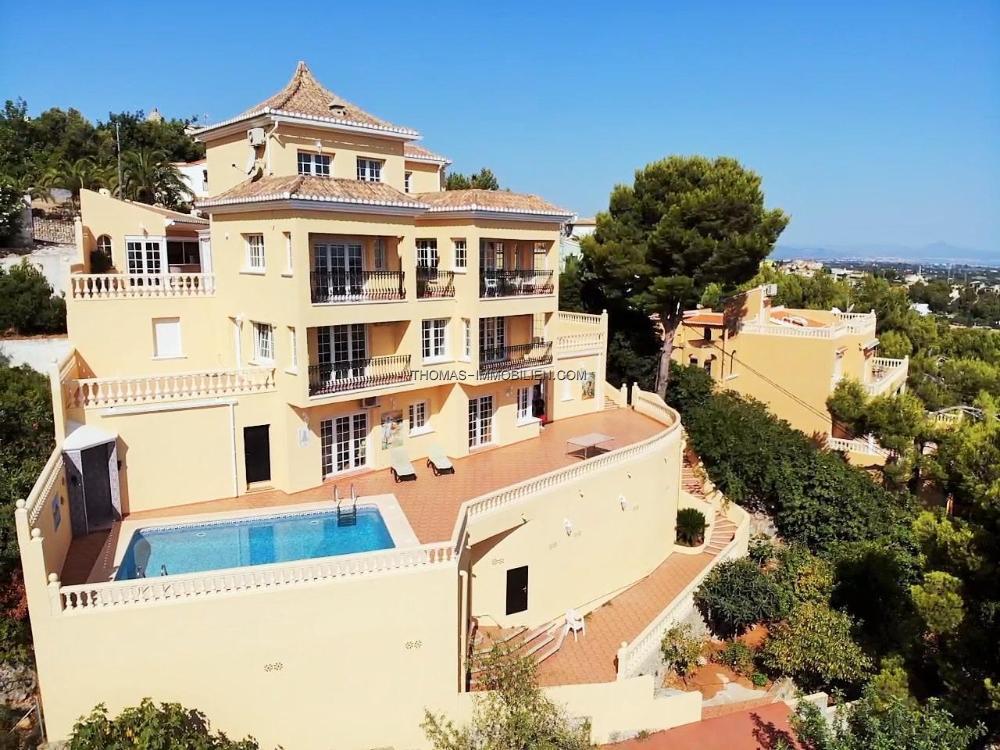 klassischen-villa-entlang-der-faszinierenden-kueste-der-costa-blanca-in-denia