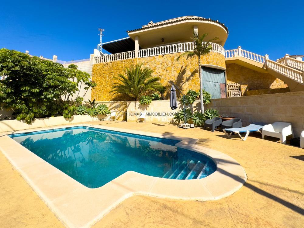 villa-mit-etwas-meerblick-in-el-campello-an-der-costa-blanca