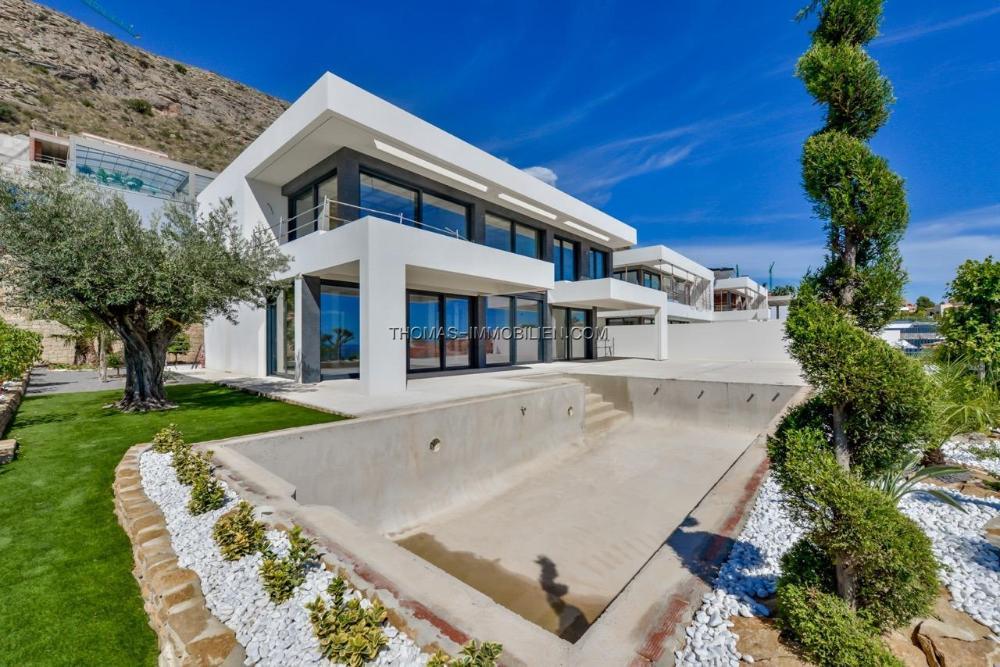neubau-luxusvilla-mit-meerblick-in-finestrat-spanien