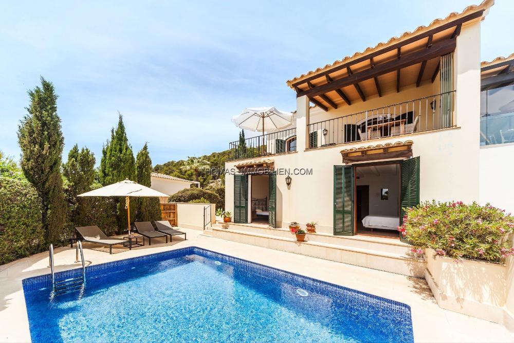 reihenhaus-mit-eignem-pool-und-meerblick-in-costa-d-en-blanes-auf-mallorca
