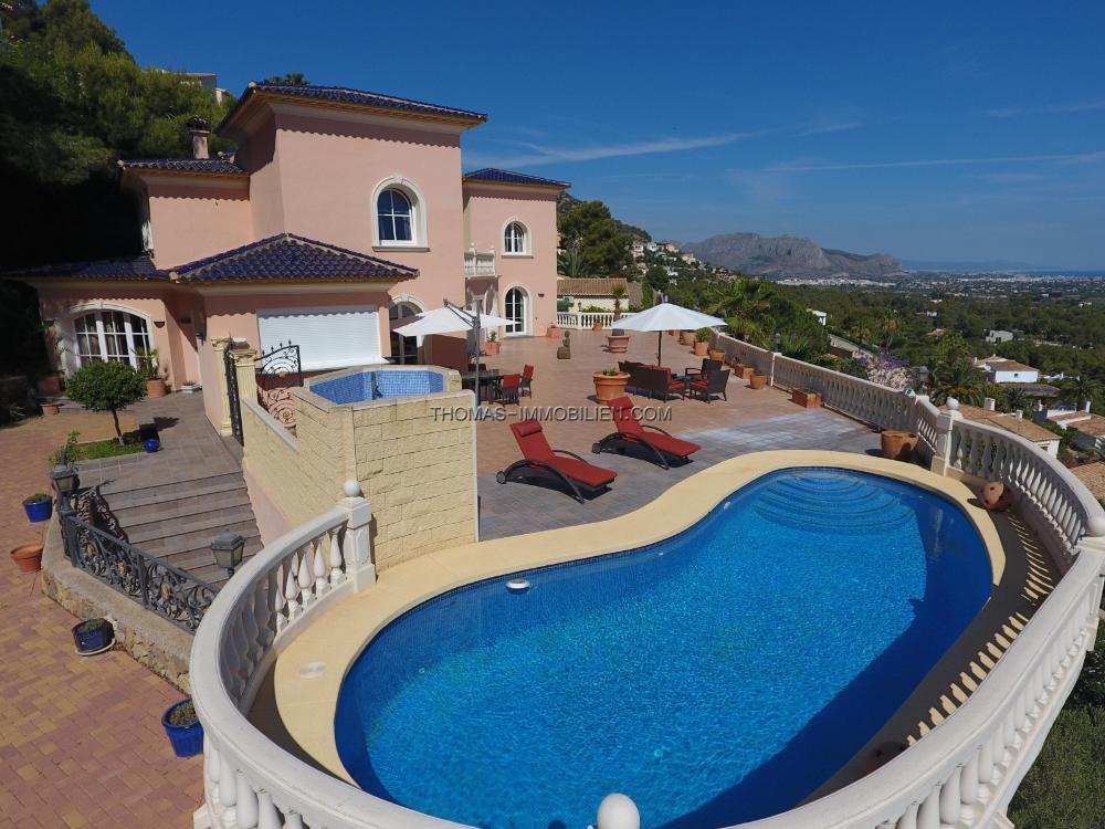 fantastische-villa-mit-meerblick-5-schlafzimmer-4-baeder-425-qm-wohnflaeche-300-qm-terrassen