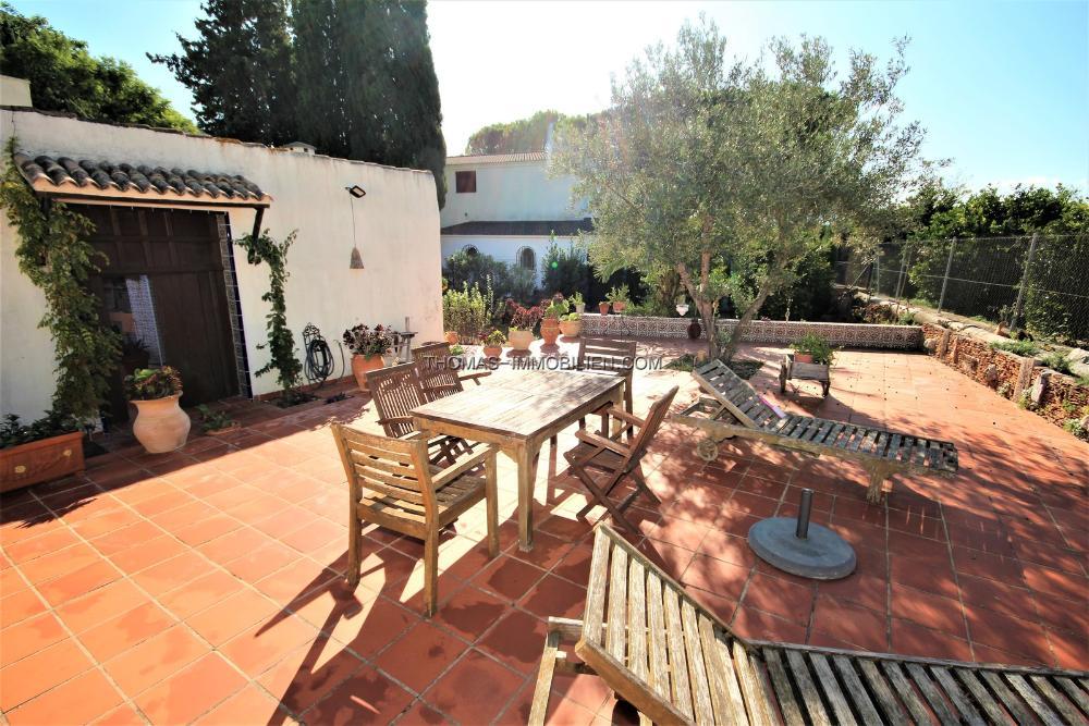 schoene-alte-steinfinca-landhaus-mit-fuenf-schlafzimmer-in-marxuquera-gandia