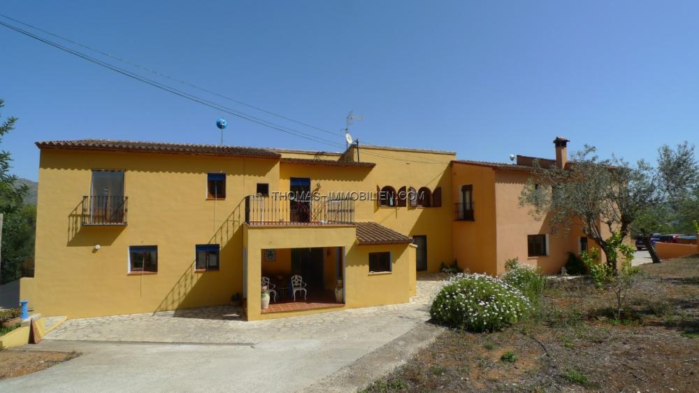 beeindruckende-villa-mit-12-schlafzimmer-auf-einem-11-100-m-grossen-grundstueck-in-jalon-an-der-costa-blanca
