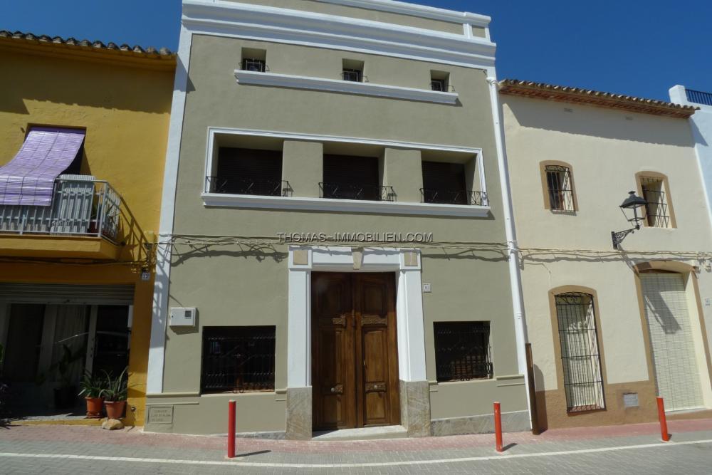 renoviertes-stadthaus-in-benidoleig-an-der-costa-blanca