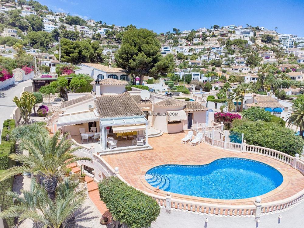 charmante-villa-in-der-ruhiger-umgebung-mit-atemberaubendem-meerblick-in-moraira-an-der-costa-blanca