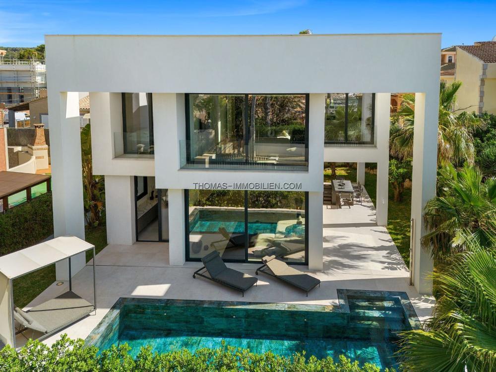 moderne-villa-im-speziellem-design-mit-meerblick-in-el-toro-auf-mallorca