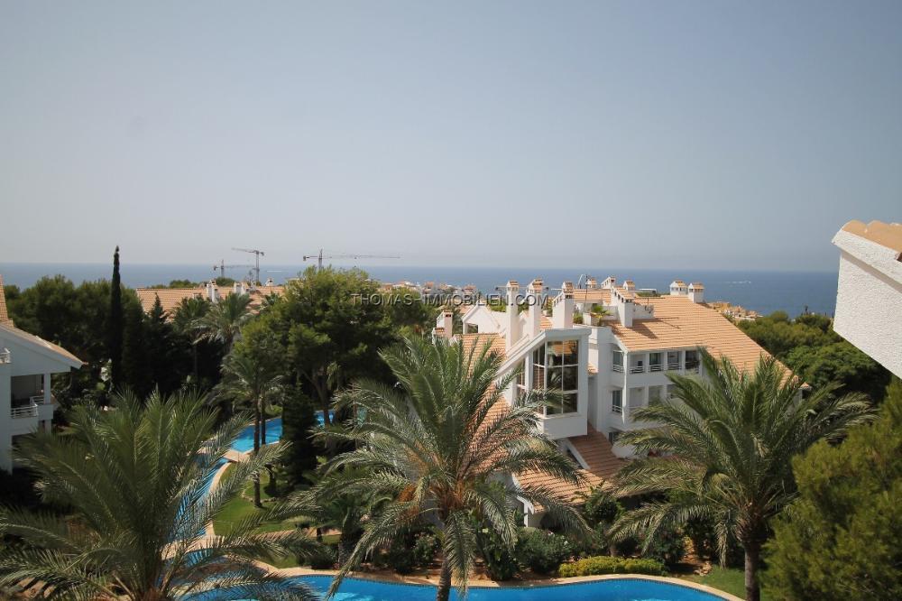 reihenhaus-auf-3-etagen-mit-meerblick-und-gemeinschaftspool-in-santa-ponsa-auf-mallorca