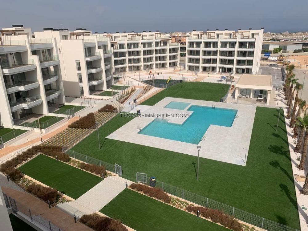 neubau-wohnanlage-mit-insgesamt-94-modernen-2-schlafzimmer-apartments-und-penthaeusern-in-villamartin-orihuela-costa