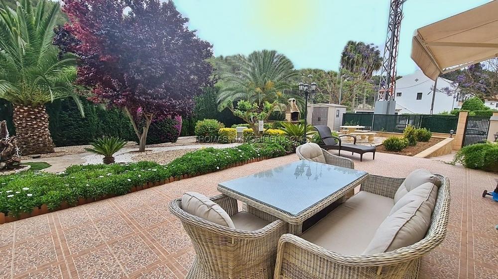 grosse-gut-ausgestattete-erdgeschosswohnung-in-peguera-auf-mallorca