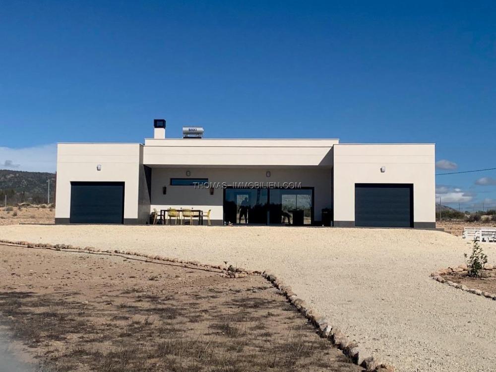 neubau-villa-auf-einem-grossem-grundstueck-in-pinoso-spanien