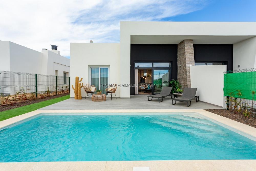 doppelhaushaelfte-mit-privatem-schwimmbad-in-algorfa-spanien