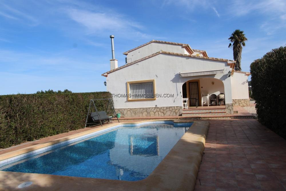 grosszuegige-villa-auf-einem-flachen-grundstueck-mit-pool-in-benidoleig-an-der-costa-blanca
