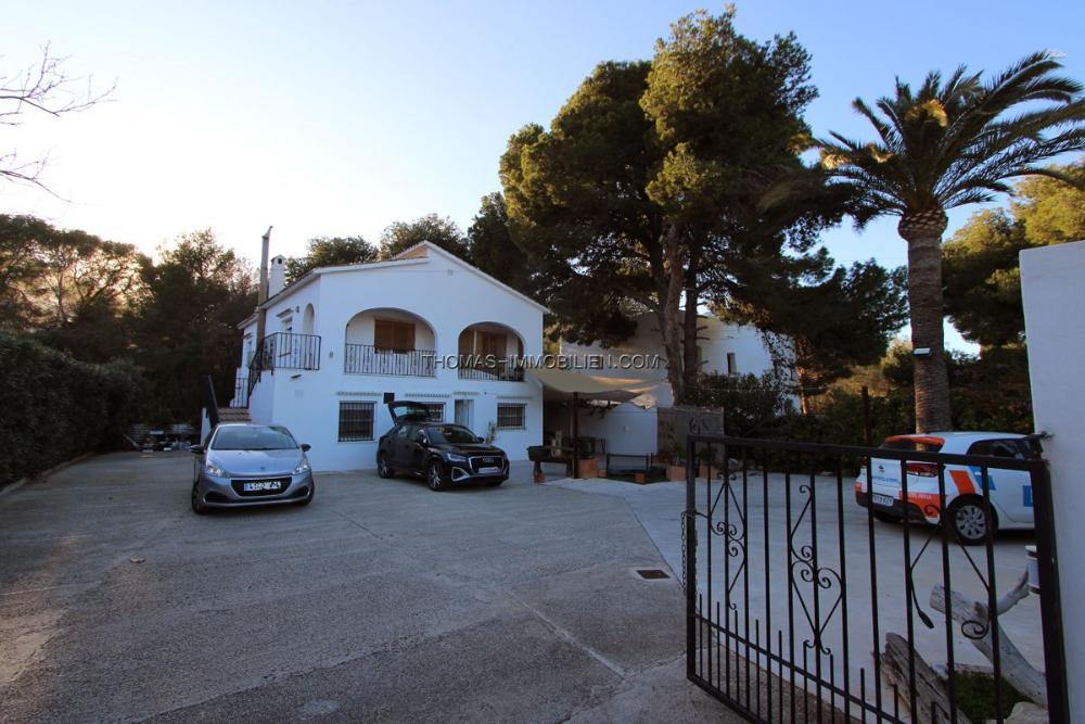immobilie-mit-viel-potenzial-wird-derzeit-als-restaurant-genutz-in-denia-an-der-costa-blanca