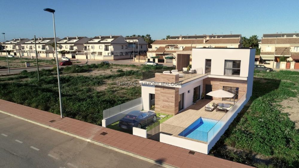 neubau-luxuskomplex-mit-24-einstoeckigen-oder-zweistoeckigen-villen-mit-privatem-pool-in-san-javier-spanien