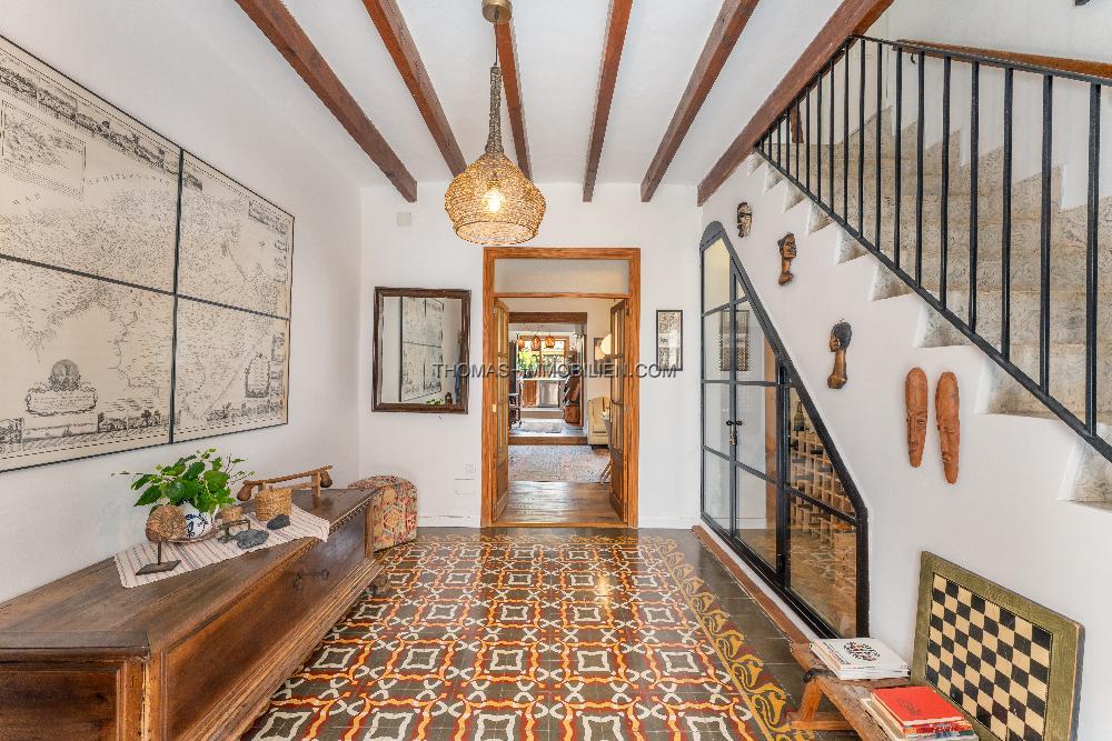 apartes-dorfhaus-mit-aussichtsterrasse-und-innenhof-in-santa-maria-del-cami-auf-mallorca