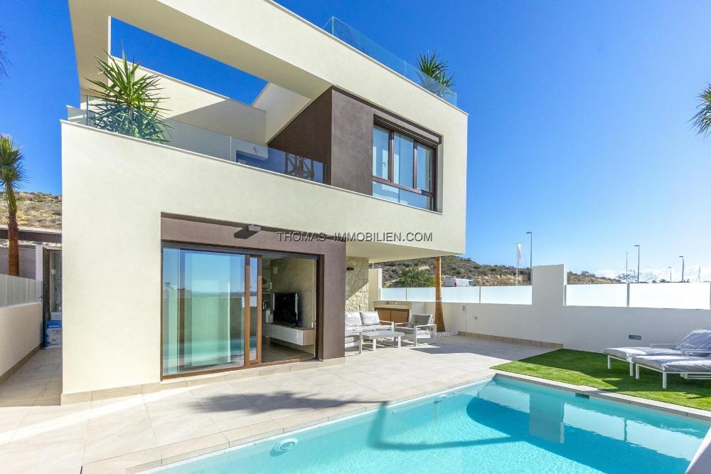 neubau-von-modernen-villen-in-rojales-spanien
