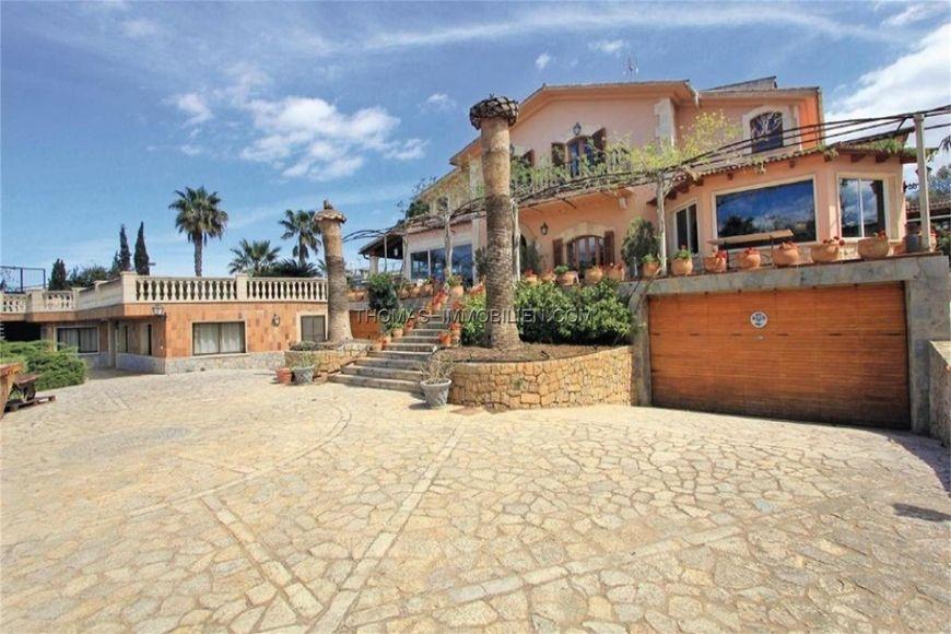 villa-mit-pool-und-ferienlizenz-fuer-10-personen-in-muro-auf-mallorca