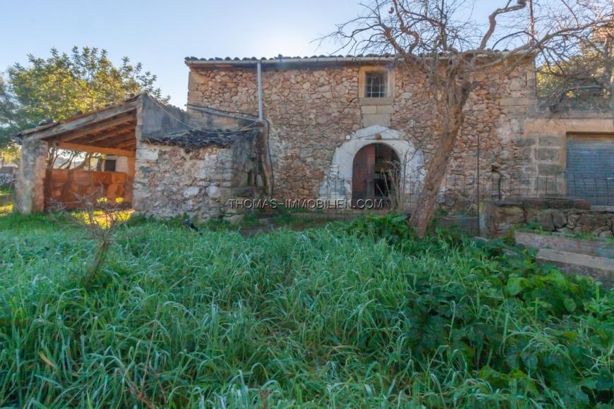 renovierungsbeduerftige-praechtige-rustikale-finca-auf-einem-grossen-grundstueck-in-pollensa-auf-mallorca