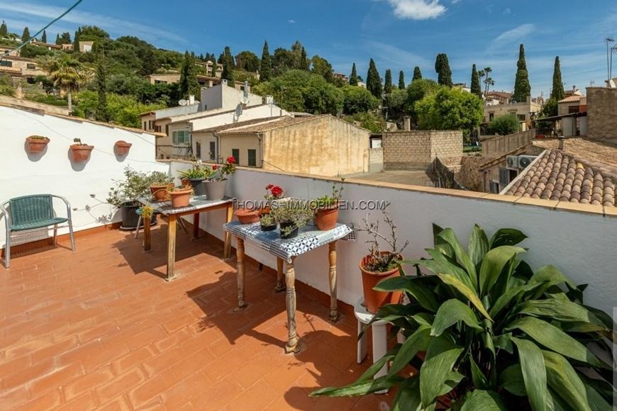 stadthaus-mit-terrasse-zum-renovieren-calvario-pollensa-mallorca