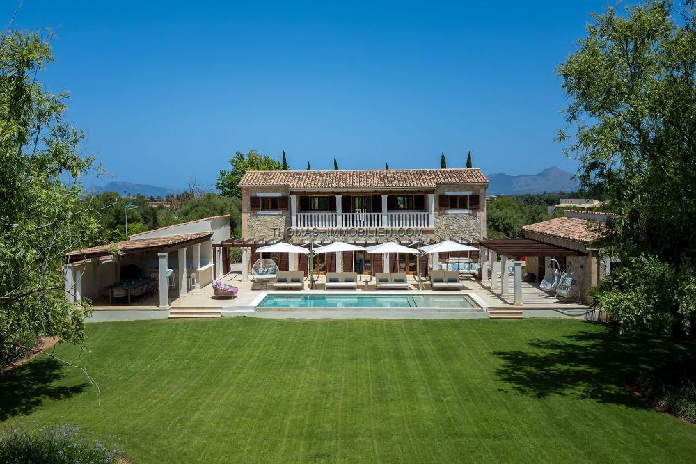 elegantes-landgut-mit-gaestehaus-und-bergblick-in-pollenca-mallorca