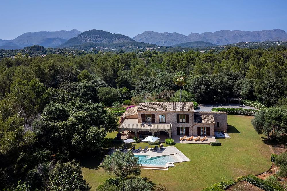 beeindruckendes-landhaus-in-traditioneller-architektur-mit-modernem-komfort-in-pollenca-auf-mallorca