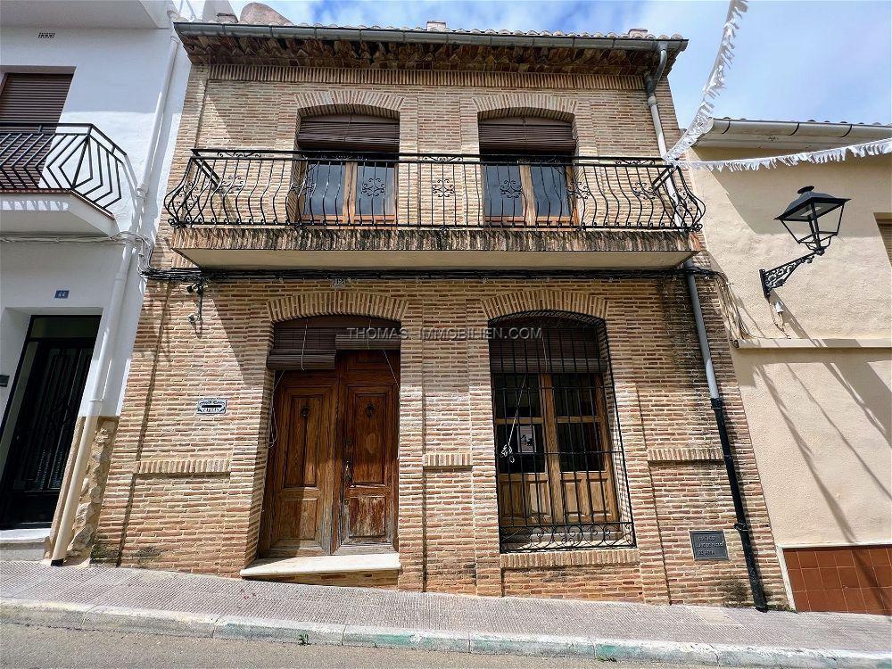 rustikales-stadthaus-mit-innenhof-in-orba-an-der-costa-blanca