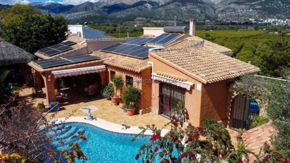 villa-mit-schwimmbad-und-fantastischem-blick-auf-das-tal-von-orba-an-der-costa-blanca