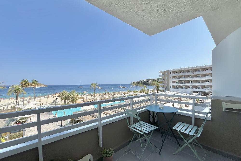 modernes-studio-mit-terrasse-und-meerblick-in-magaluf-auf-mallorca-zur-miete
