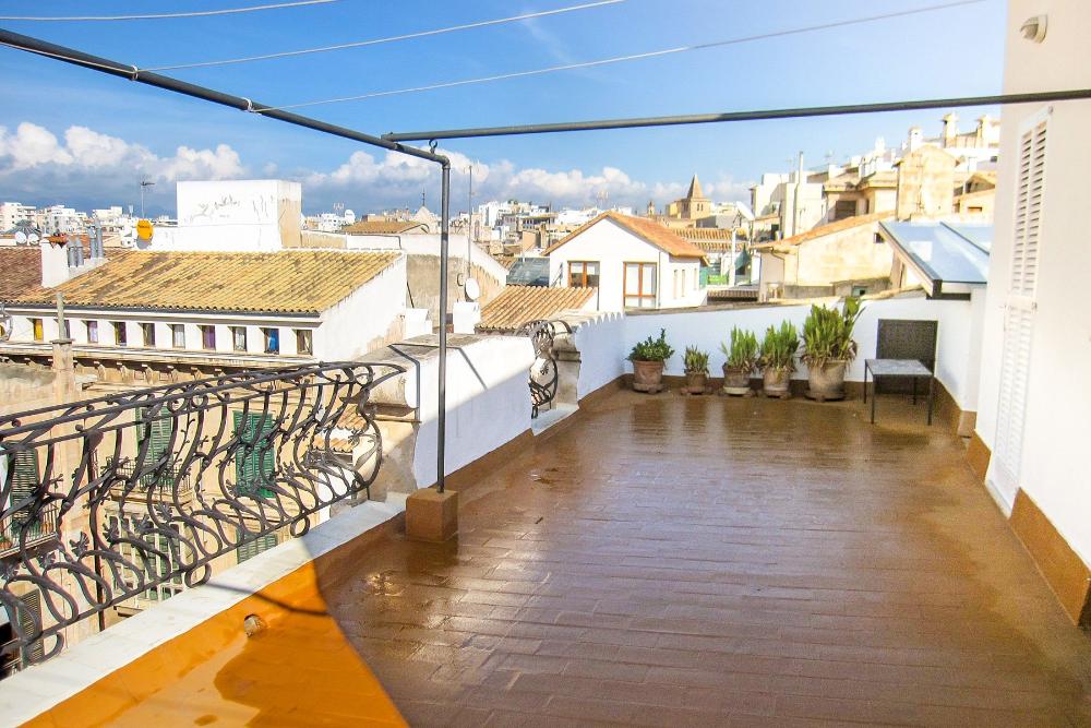 wunderschoene-modernistische-wohnung-in-palma-altstadt-zur-miete
