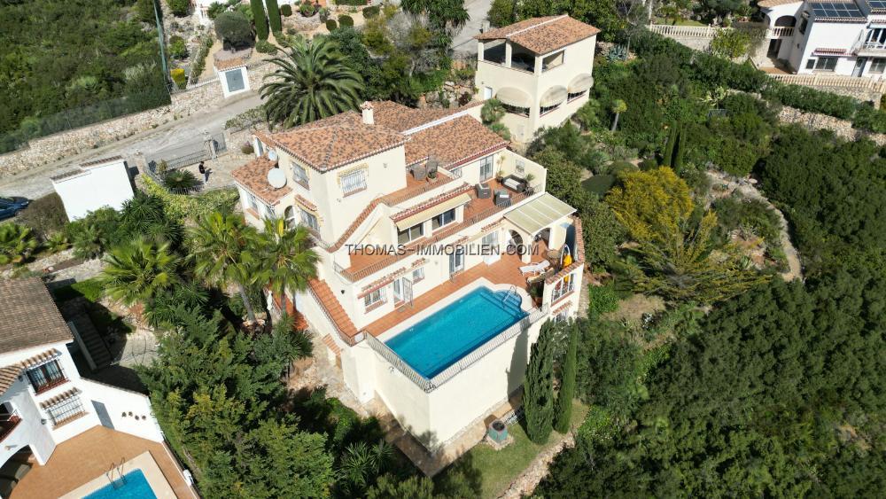einzigartige-villa-mit-grandiosem-weitblick-auf-das-meer-und-die-berge-in-monte-pego