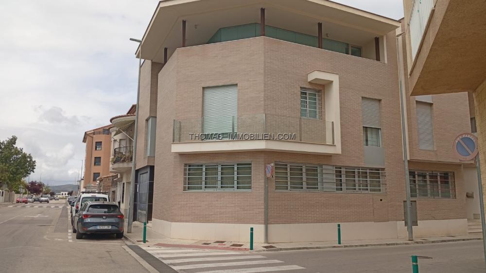 schoenes-modernes-eck-stadthaus-mit-4-sz-2-baeder-garage-und-vielen-extras