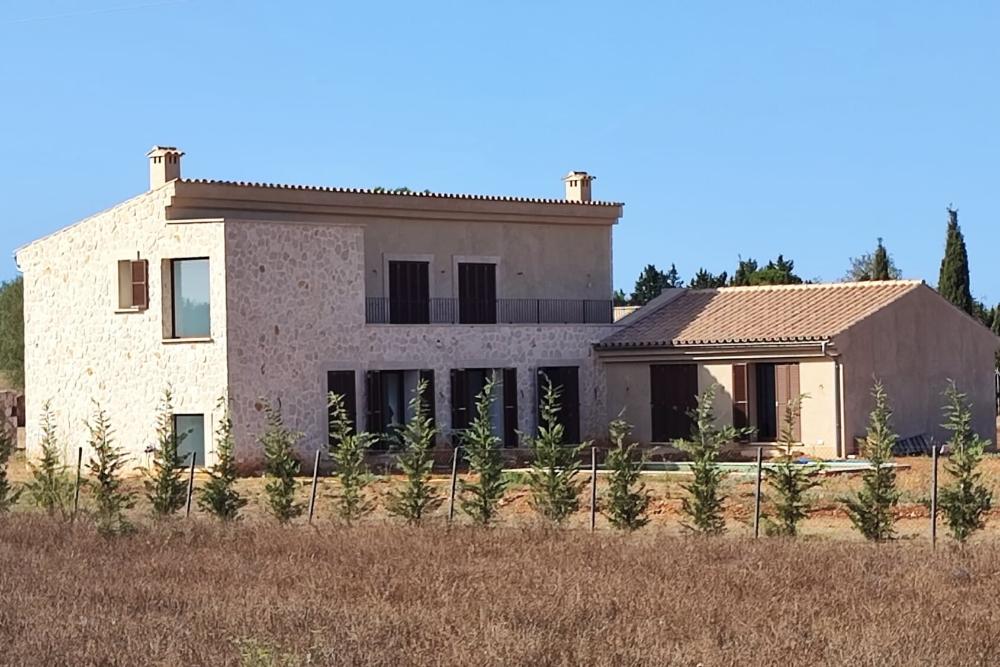 atemberaubendes-modernes-anwesen-mit-pool-auf-einem-grossen-grundstueck-in-algaida-auf-mallorca-zur-miete
