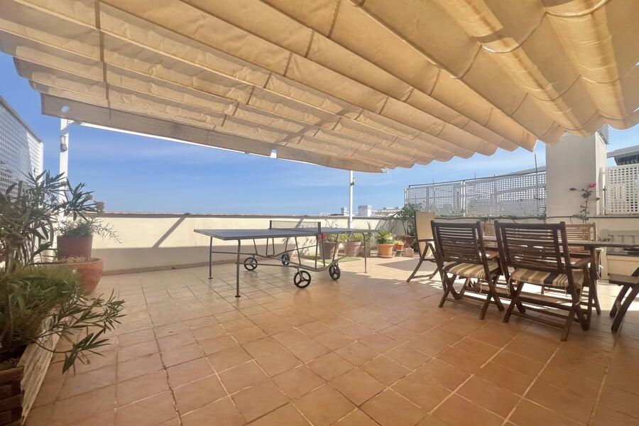 schoenes-apartment-mit-grosser-dachterrasse-in-palma-auf-mallorca-zur-miete